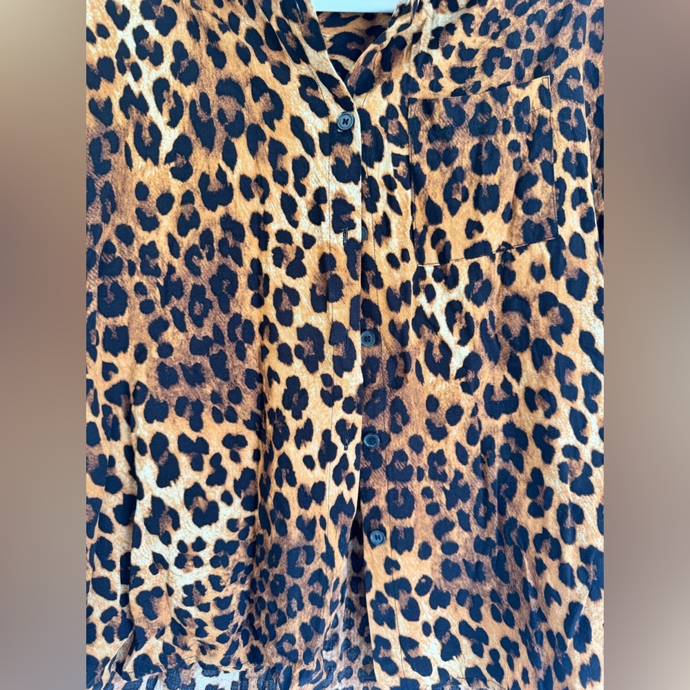 Forever 21 Leopard Print Button Up Blouse | Short Sleeve Animal Print Top | S - Picture 2 of 6
